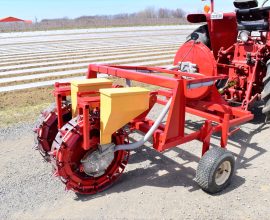CM sweet corn planter for mulch plastic