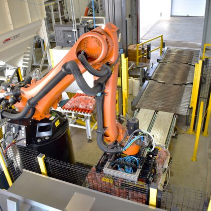 JMC-Kuka fully automated carrot bagging robot