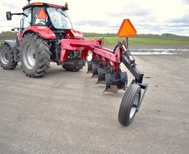 Charrue pour Terres Noires JD-975