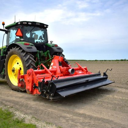 Kuhn rotary hiller