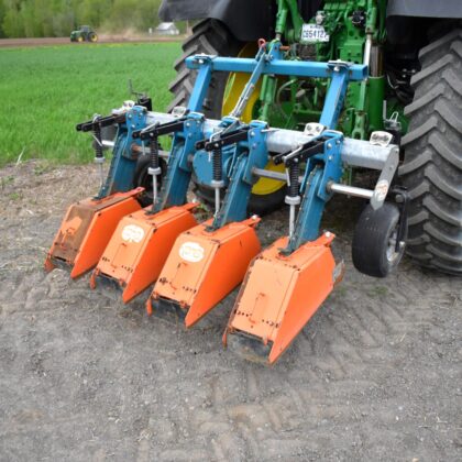 Comeb rotary weeder for garlics or onions